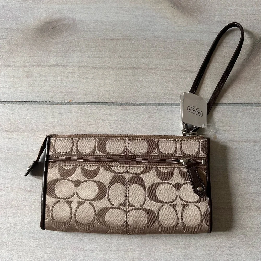 NWT 100% Authentic Coach Ashley Signature Satin Zippy Clutch Wallet